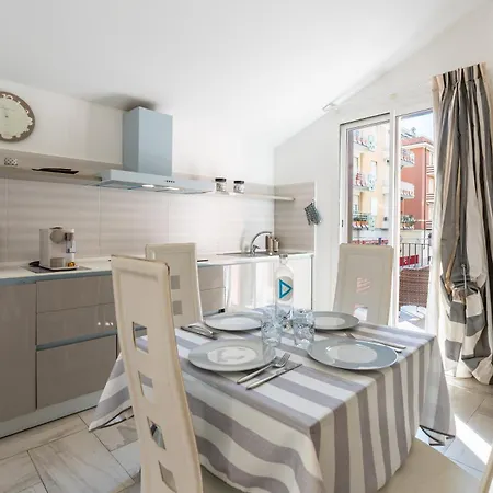 Hostdomus - Casa Madi Lägenhet Alassio