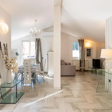 Hostdomus - Casa Madi Apartment Alassio