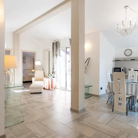 Hostdomus - Casa Madi Lägenhet Alassio