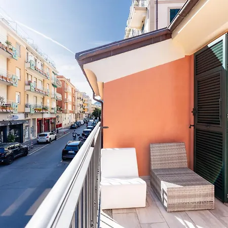 Lägenhet Hostdomus - Casa Madi Alassio