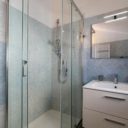 Hostdomus - Casa Madi Apartment *