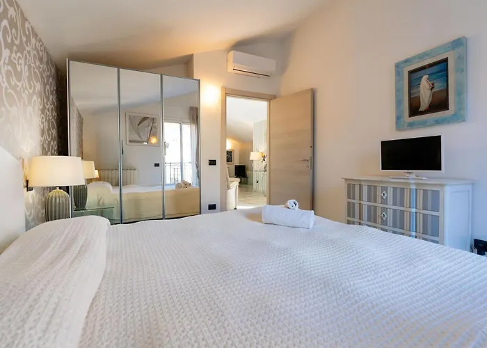 Hostdomus - Casa Madi 아파트 알라시오