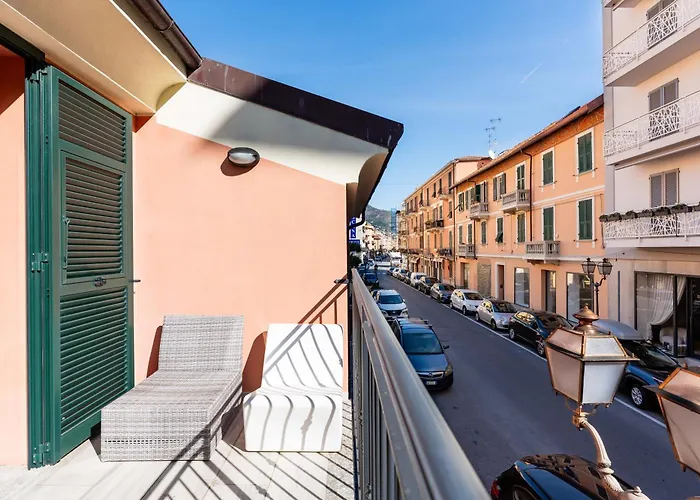 Hostdomus - Casa Madi 알라시오